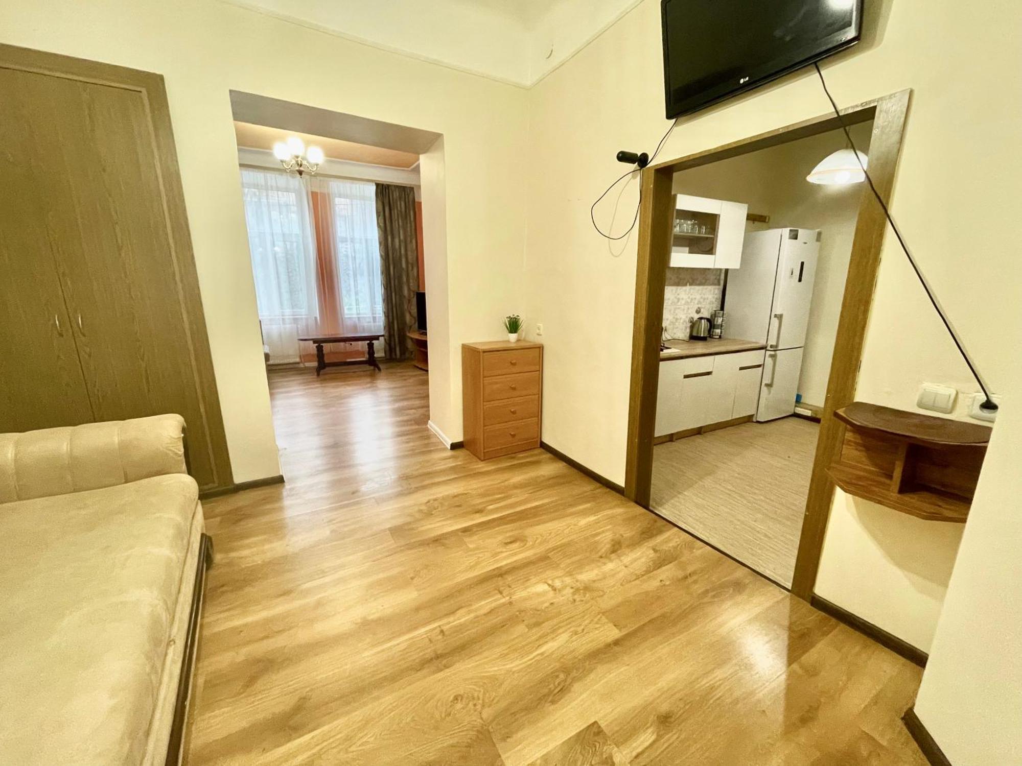 Двохкімнатні Апартаменти В Центри На Князя Лева 11 Lviv Ngoại thất bức ảnh